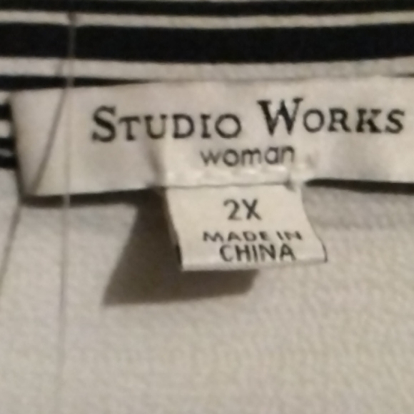 2X gorgeous roll-up sleeve button front Stripe Shirt - Picture 3 of 3